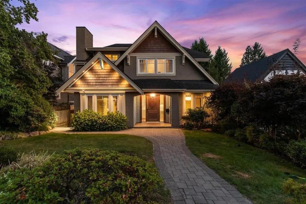 Spacious Cozy House In Vancouver West Extérieur photo